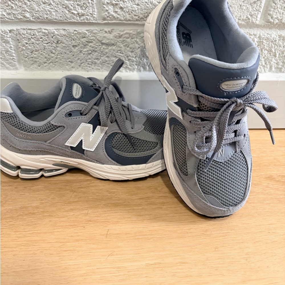 New Balance 2002R Grey Mesh Suede Sneakers 6.5W/4.5Kids Worn Once - Picture 5 of 9